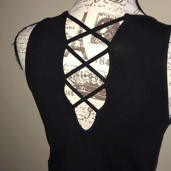 💕NWT💕 LACE HEM TANK TOP - Picture 4 of 7